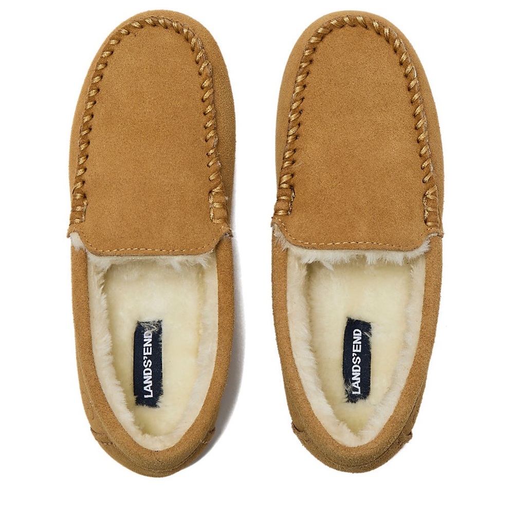 Lands End English Tan Suede Moccasins soft with cozy lining. Perfect for comfort